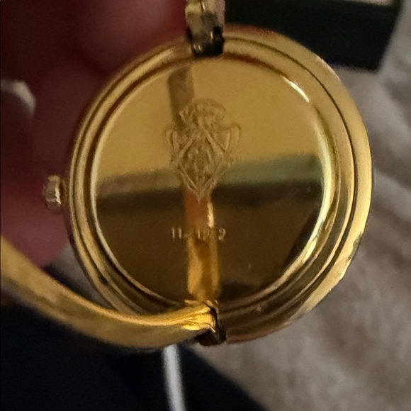 Vintage Gucci Interchangeable Bezel Watch - Picture 13 of 15